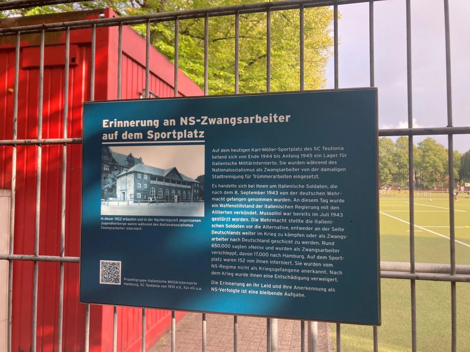 Erinnerungstafel an die NS Zwangsarbeiter auf dem Karl Möller Sportplatz